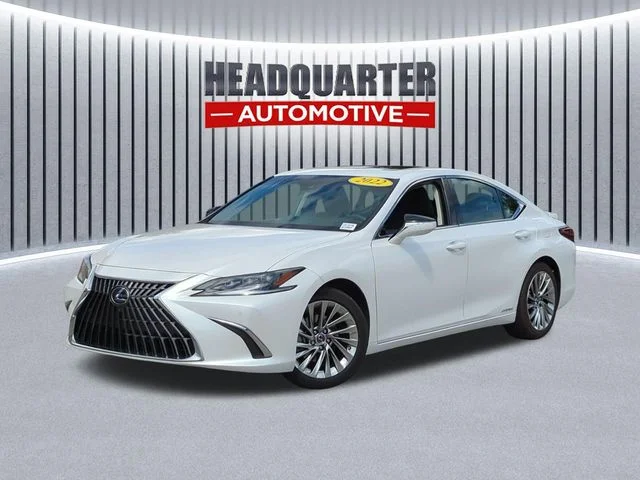 2022 Lexus ES 300h 300h Ultra Luxury's photo