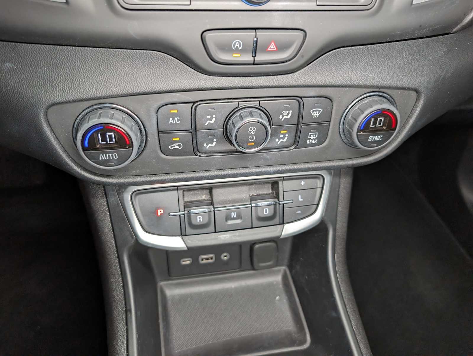 Used 2023 Summit White GMC SLE image 25