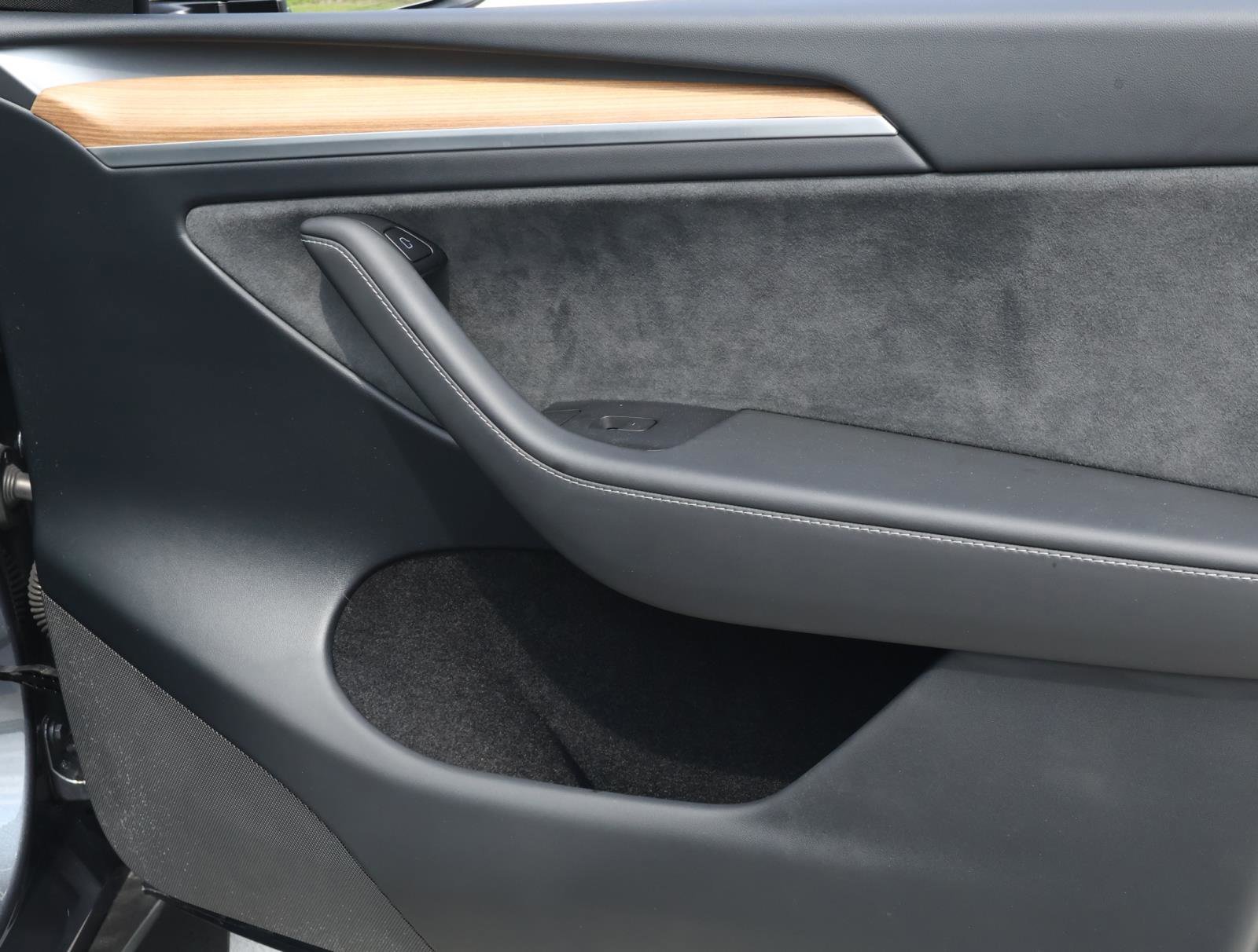 2023 Tesla Model Y Long Range - Photo 14