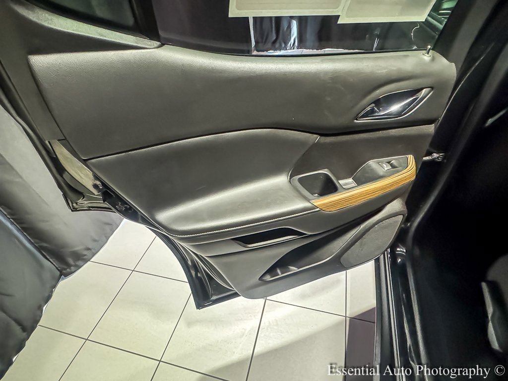 2023 GMC ACADIA - Image 24