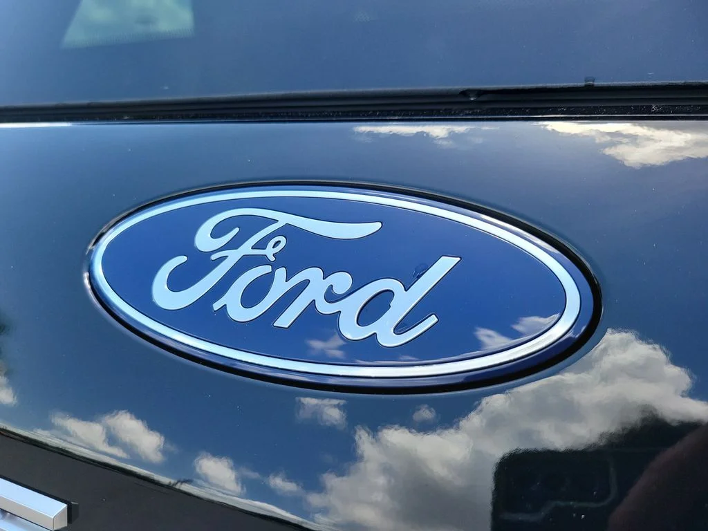 New 2026 Glacier Gray Metallic Tri-Coat Ford Platinum® image 8
