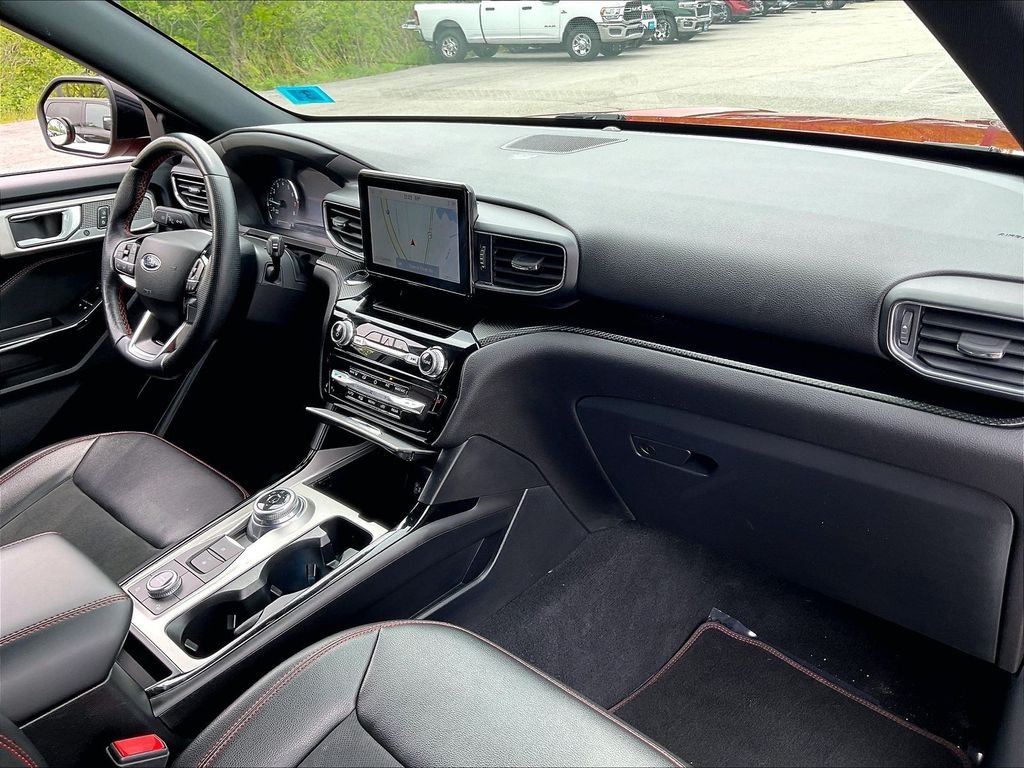 Used 2022 Rapid Red Metallic Tinted Clearcoat Ford ST-Line image 13