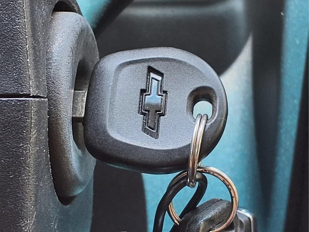 Used 2015 SUMMIT WHITE Chevrolet LTZ image 16