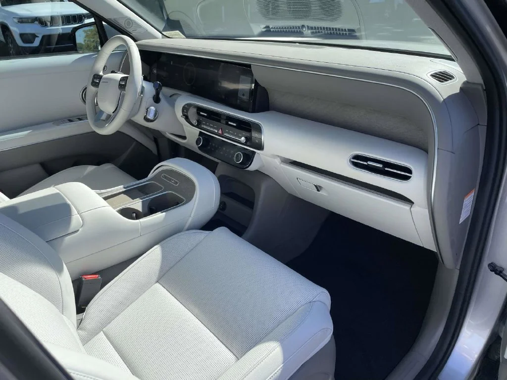 Used 2026 Silver Hyundai Limited image 14