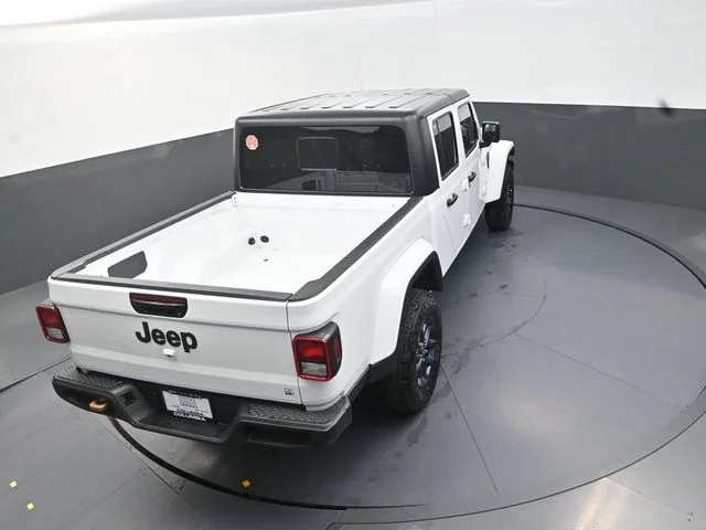 New 2026 Bright White Clear-Coat Exterior Paint Jeep 85th Anniversary Edition image 17