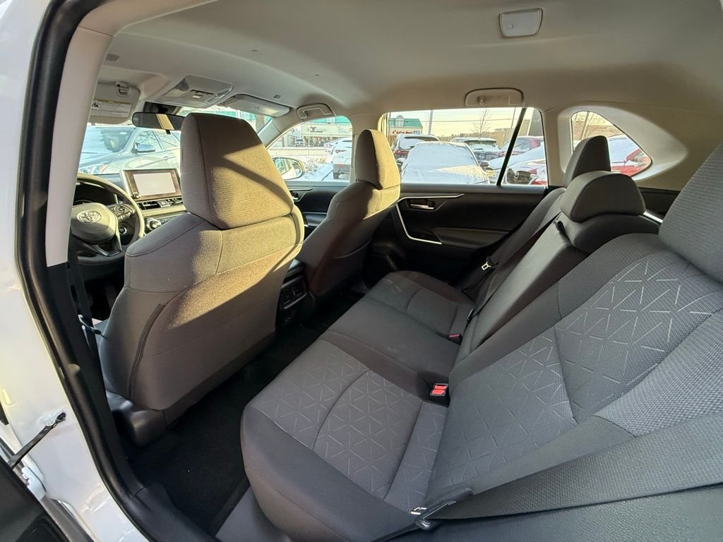 2023 Toyota RAV4 XLE - Photo 24