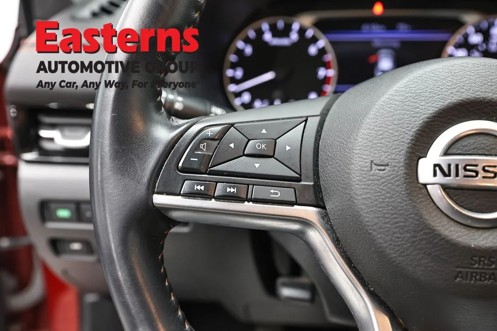 Used 2020 Red Nissan SR image 15