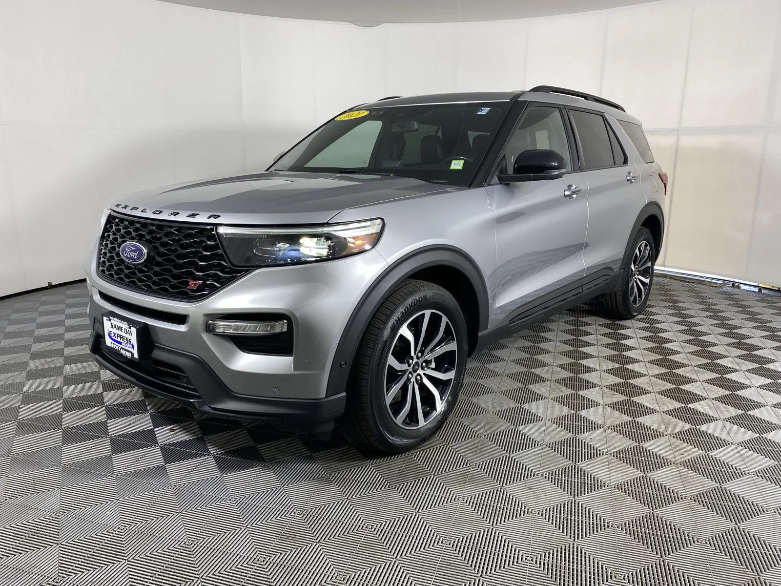 Used 2021 Iconic Silver Ford ST image 3