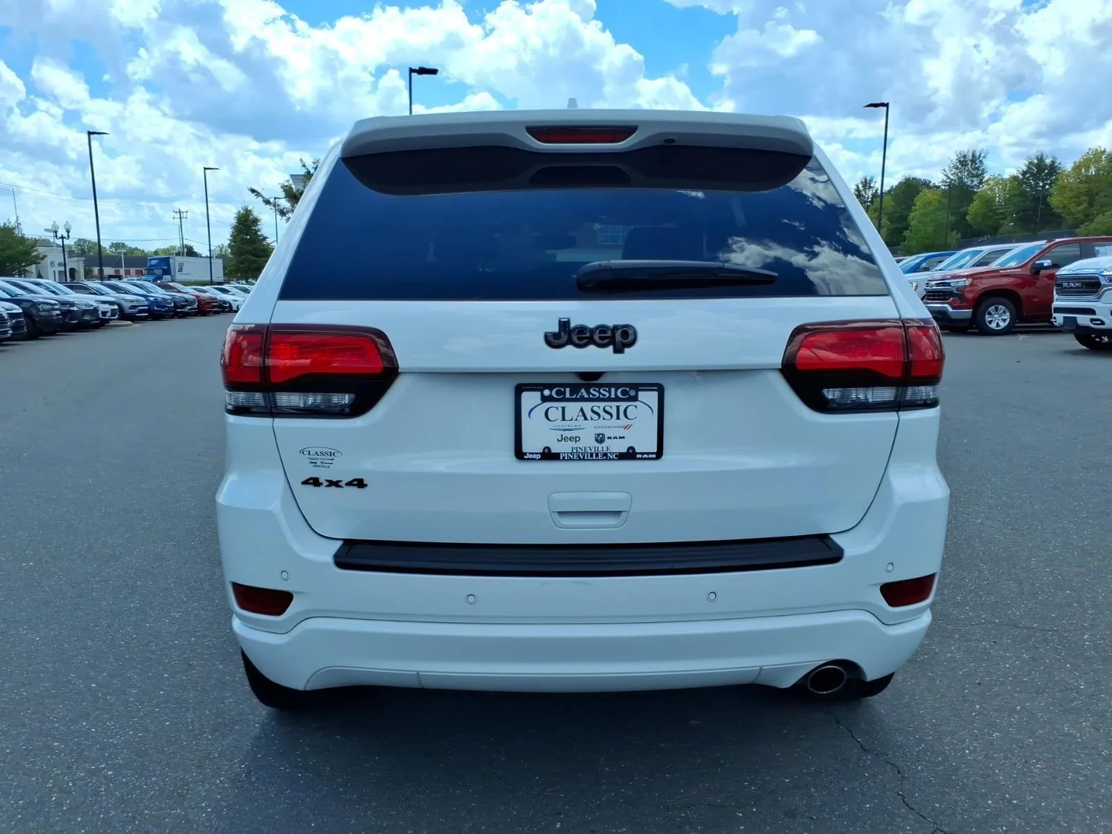 Used 2020 Bright White Clearcoat Jeep Altitude image 16