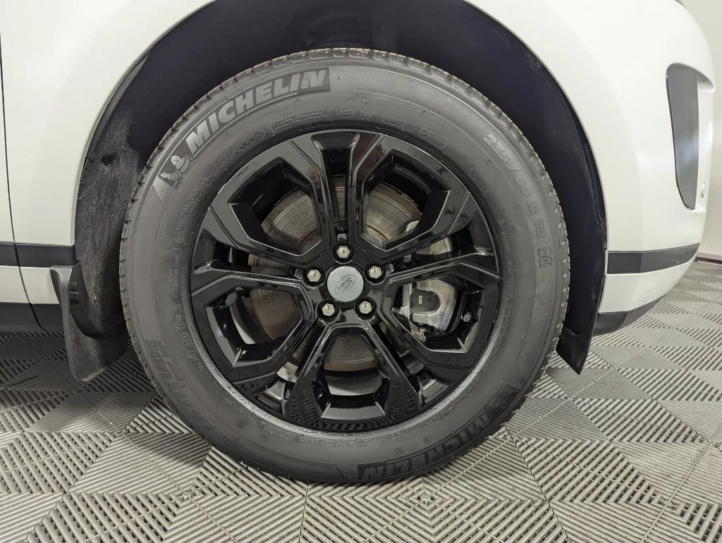 Used 2023 White Land Rover S image 31