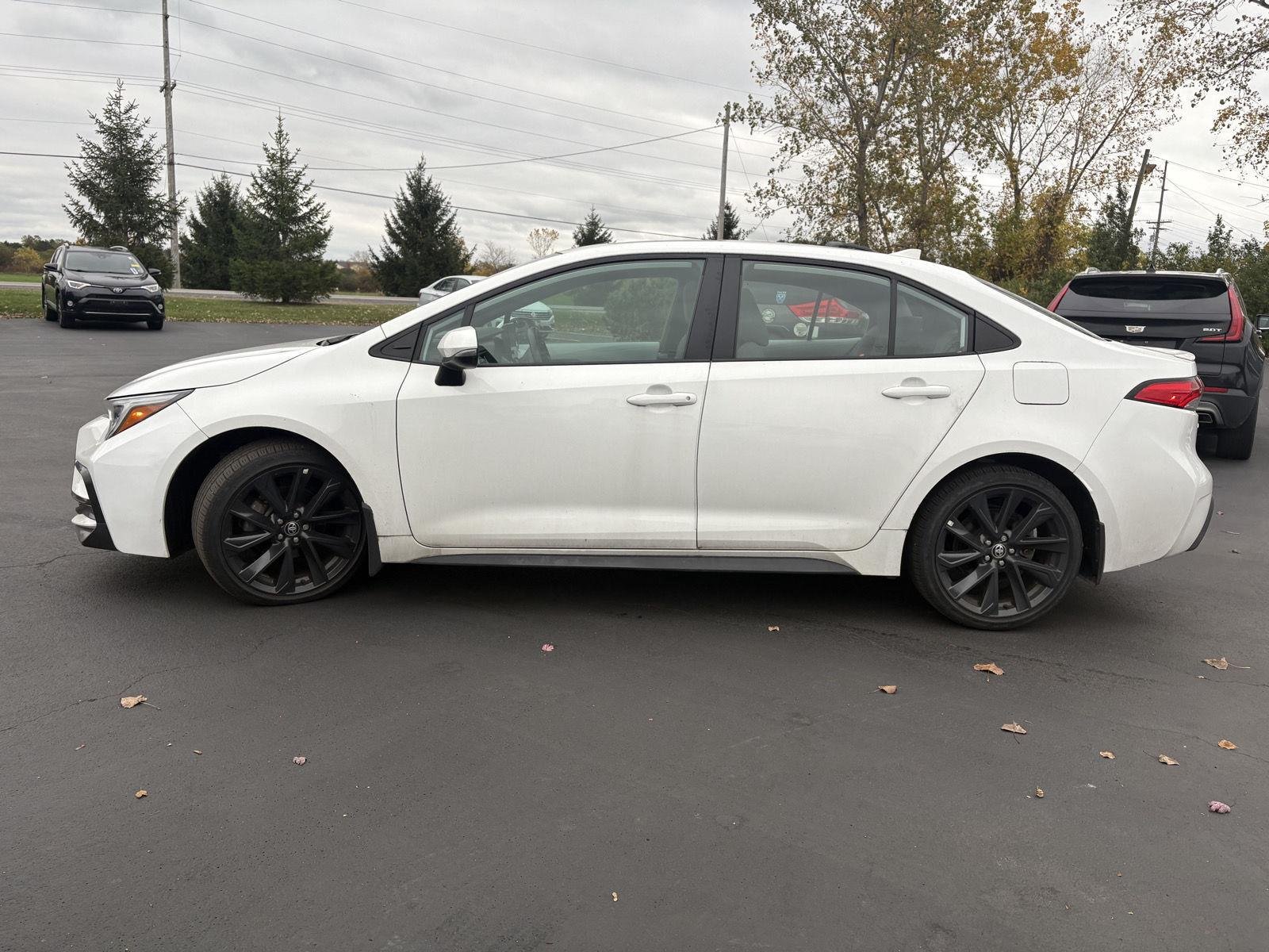 Used 2024 Ice Cap Toyota SE image 8