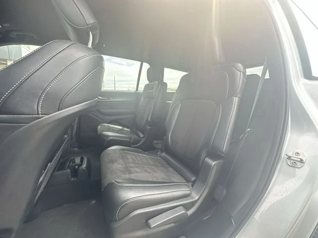 Used 2023 Silver Jeep Altitude image 23