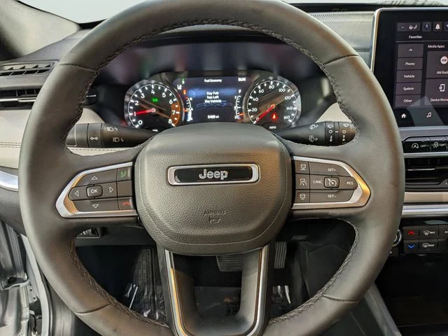 Used 2026 Silver Jeep Limited image 27