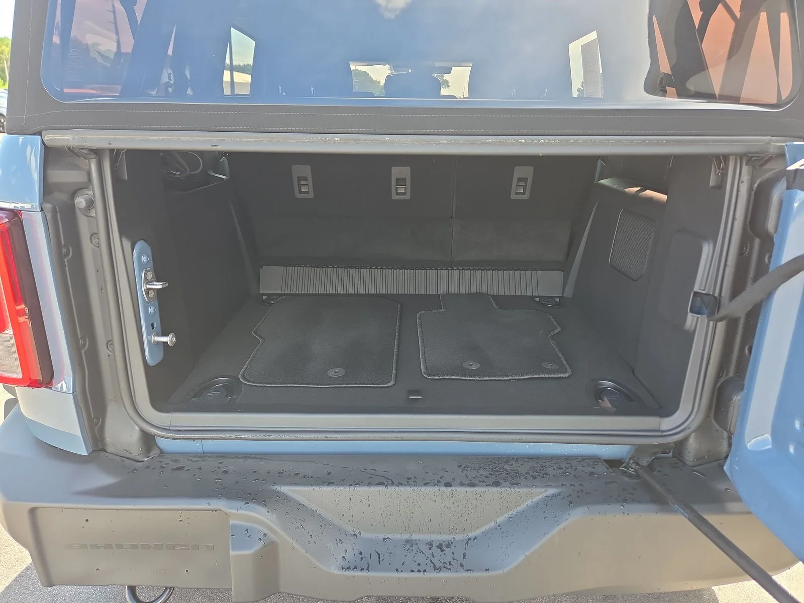 Used 2025 Azure Gray Metallic Ford Base image 24