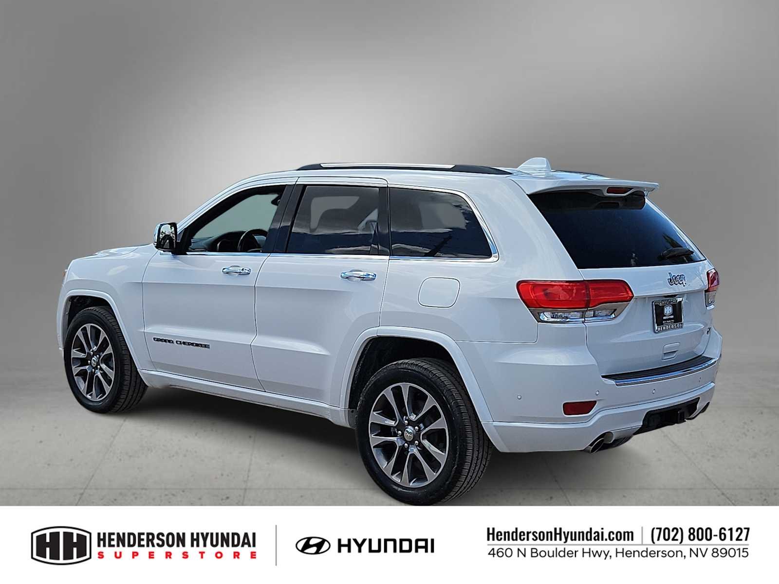 Used 2017 Ivory 3-Coat Jeep Overland image 6