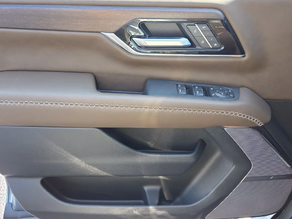 Used 2026 Sterling Metallic GMC Denali Ultimate image 31