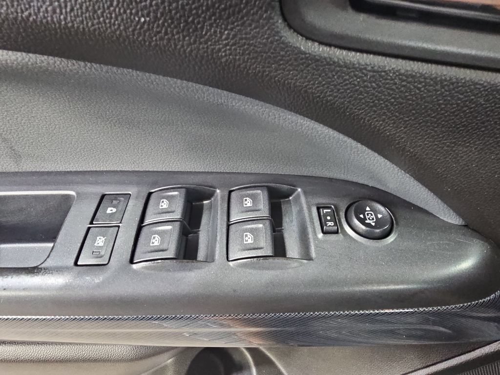 Used 2018 CENTENNIAL BLUE METALLIC Chevrolet 4WD Z71 image 33