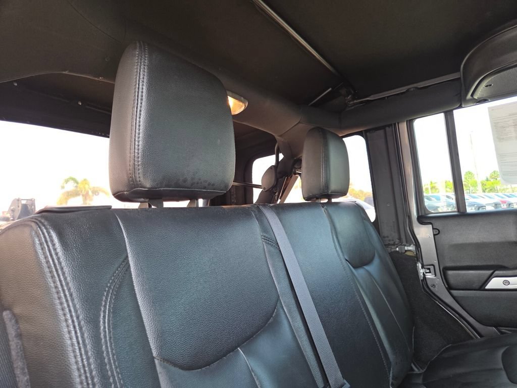 Used 2017 Granite Crystal Metallic Clearcoat Jeep Sahara image 20