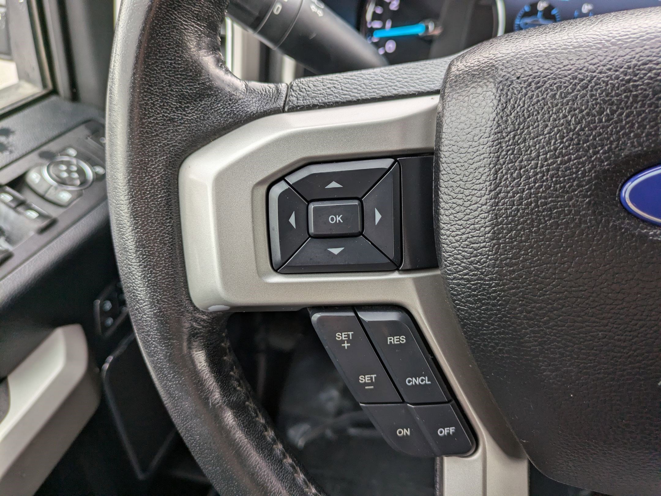 Used 2018 Oxford White Ford LARIAT image 17