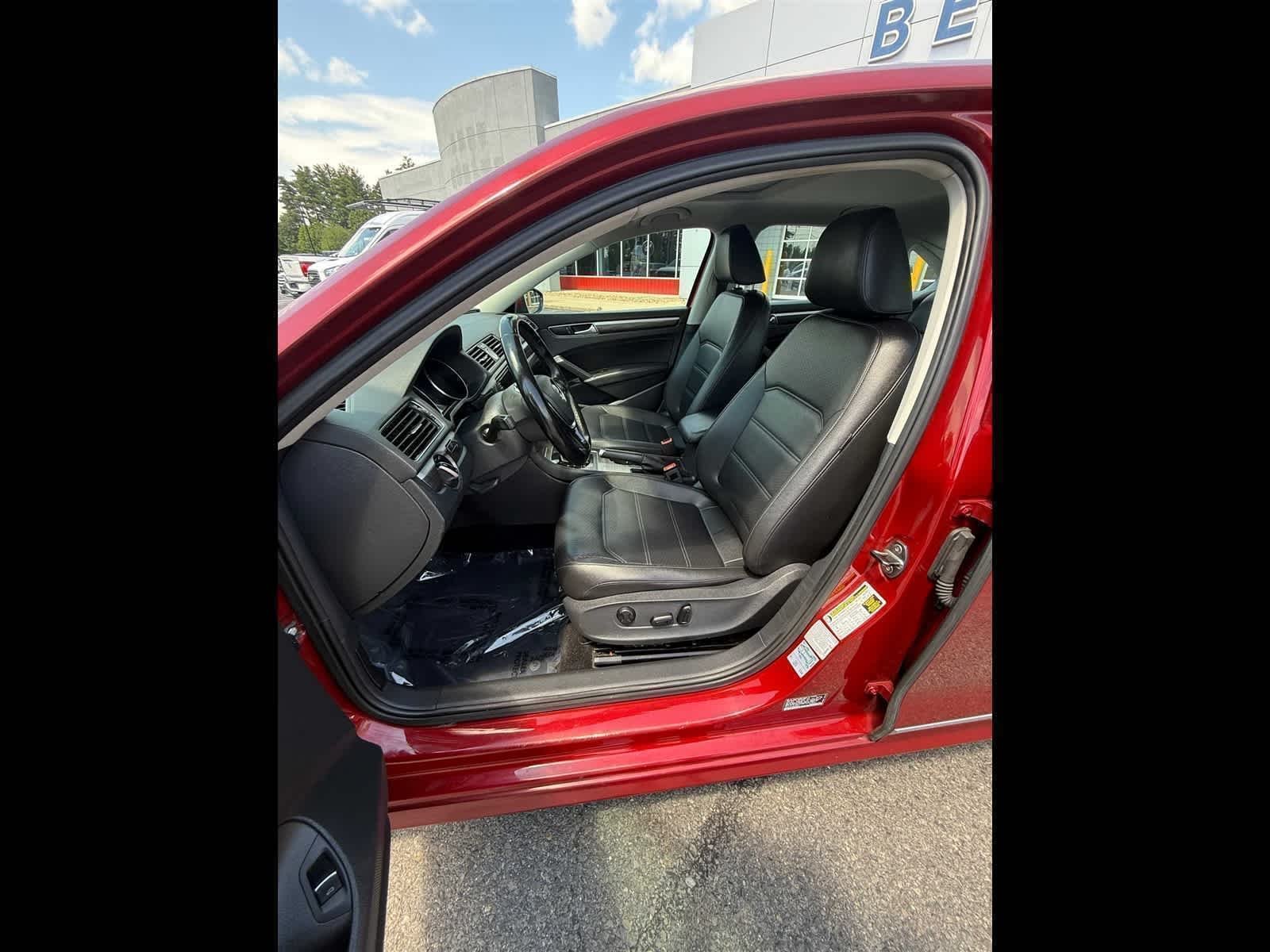 Used 2016 Fortana Red Volkswagen 1.8T SE image 9