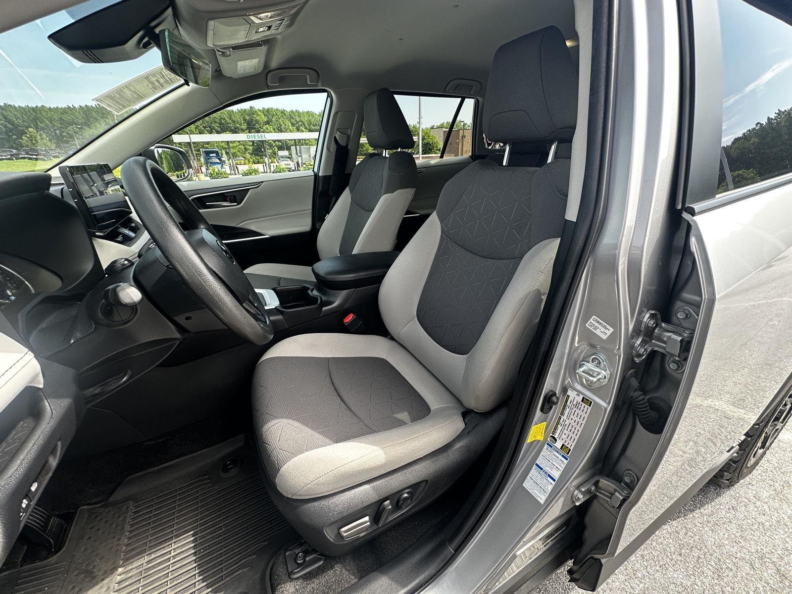 Used 2022 Silver Sky Metallic Toyota Hybrid XLE image 9