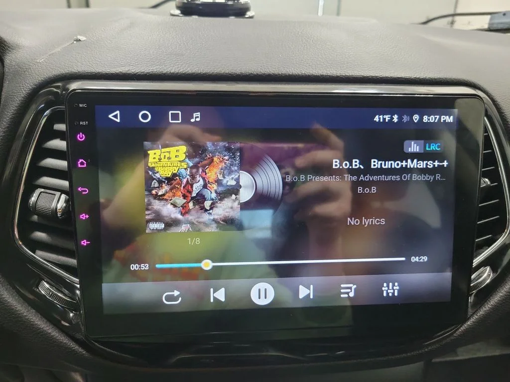 Used 2019 Red Jeep Latitude image 11