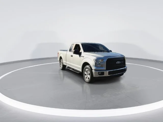 Used 2015 Silver Ford XL image 3