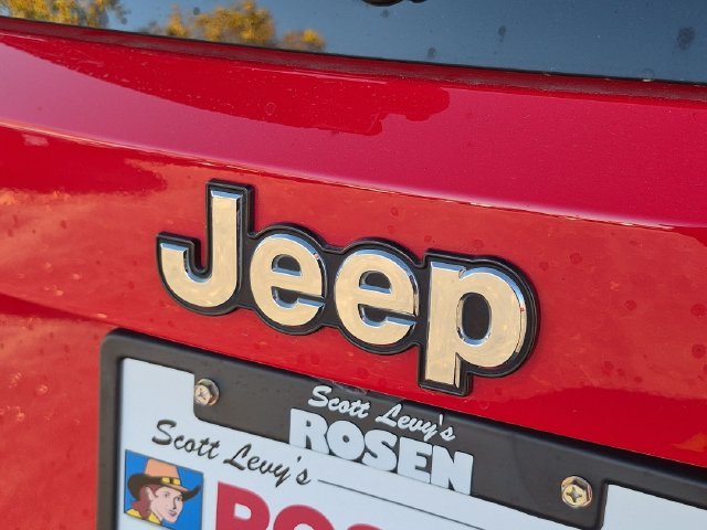 Used 2017 Red Jeep Latitude image 26