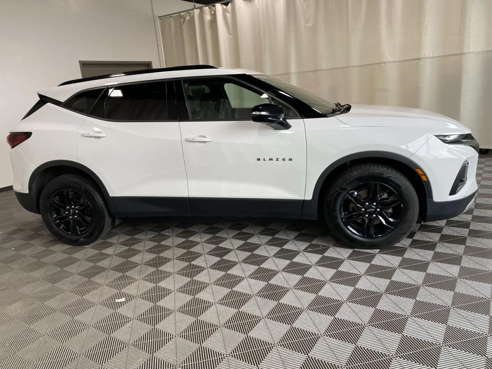 Used 2021 Summit White Chevrolet LT image 8
