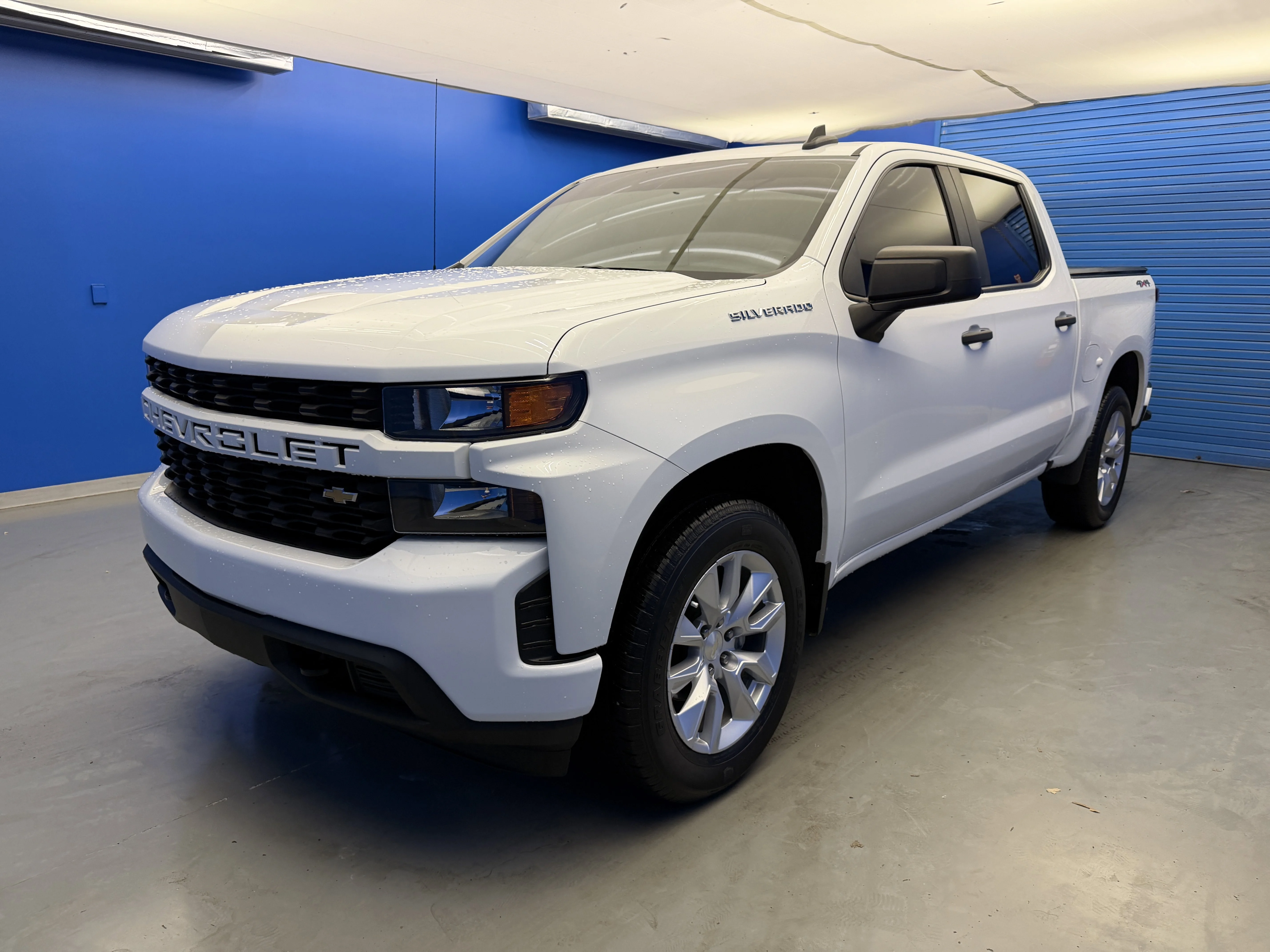Used 2022 Summit White Chevrolet Custom image 4