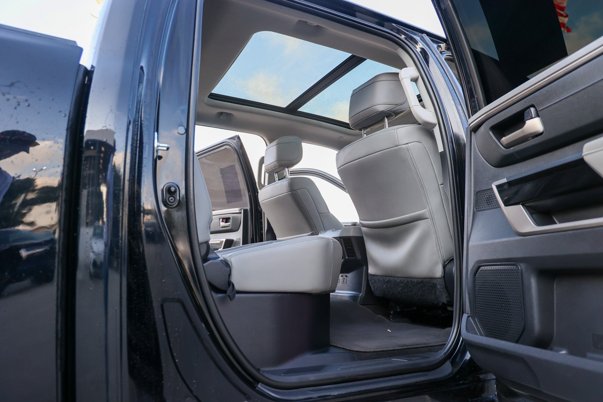 Used 2022 MIDNIGHT BLACK ME Toyota Limited image 41