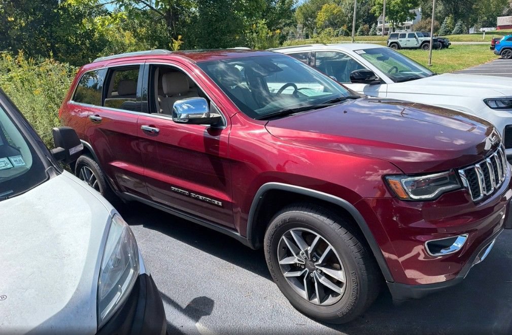 Used 2019 Velvet Red Pearlcoat Jeep Limited image 4