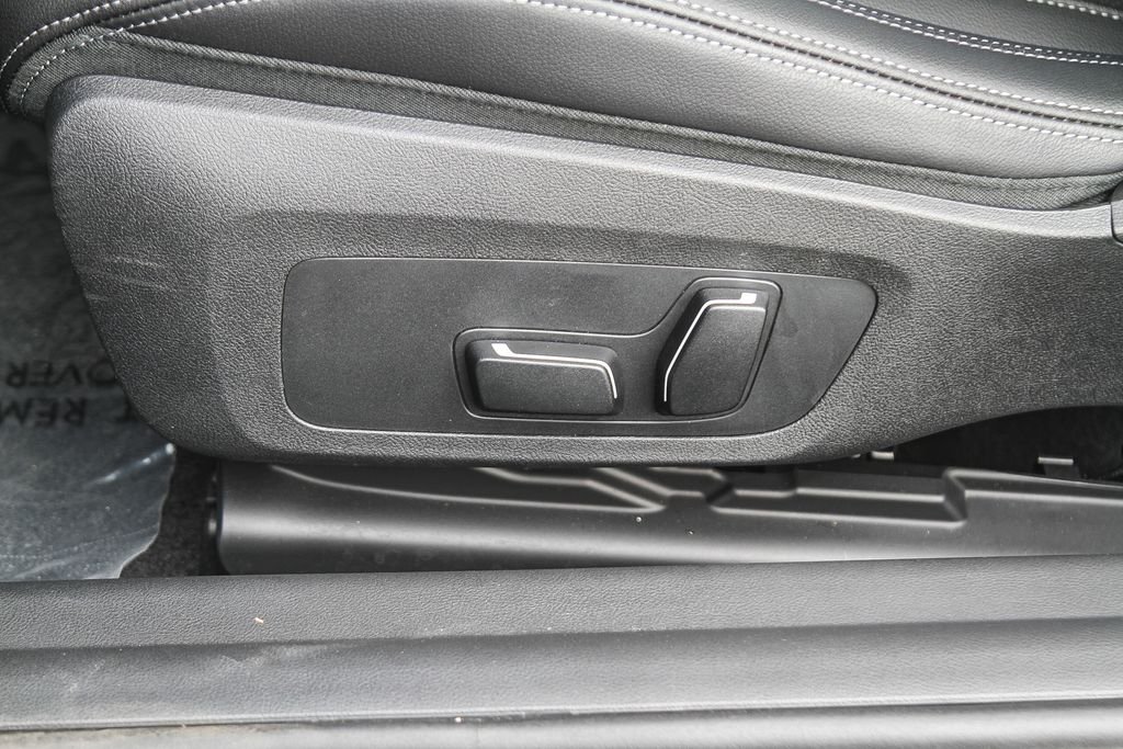 Used 2025 Black Sapphire Metallic BMW 230i image 13