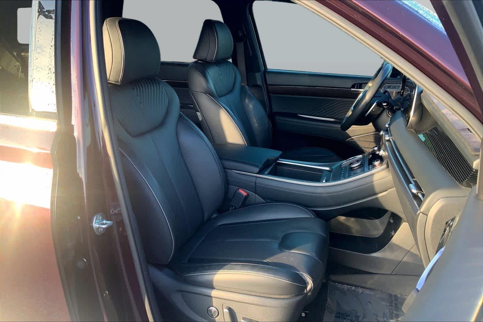 Used 2025 Sierra Burgundy Hyundai Calligraphy image 9