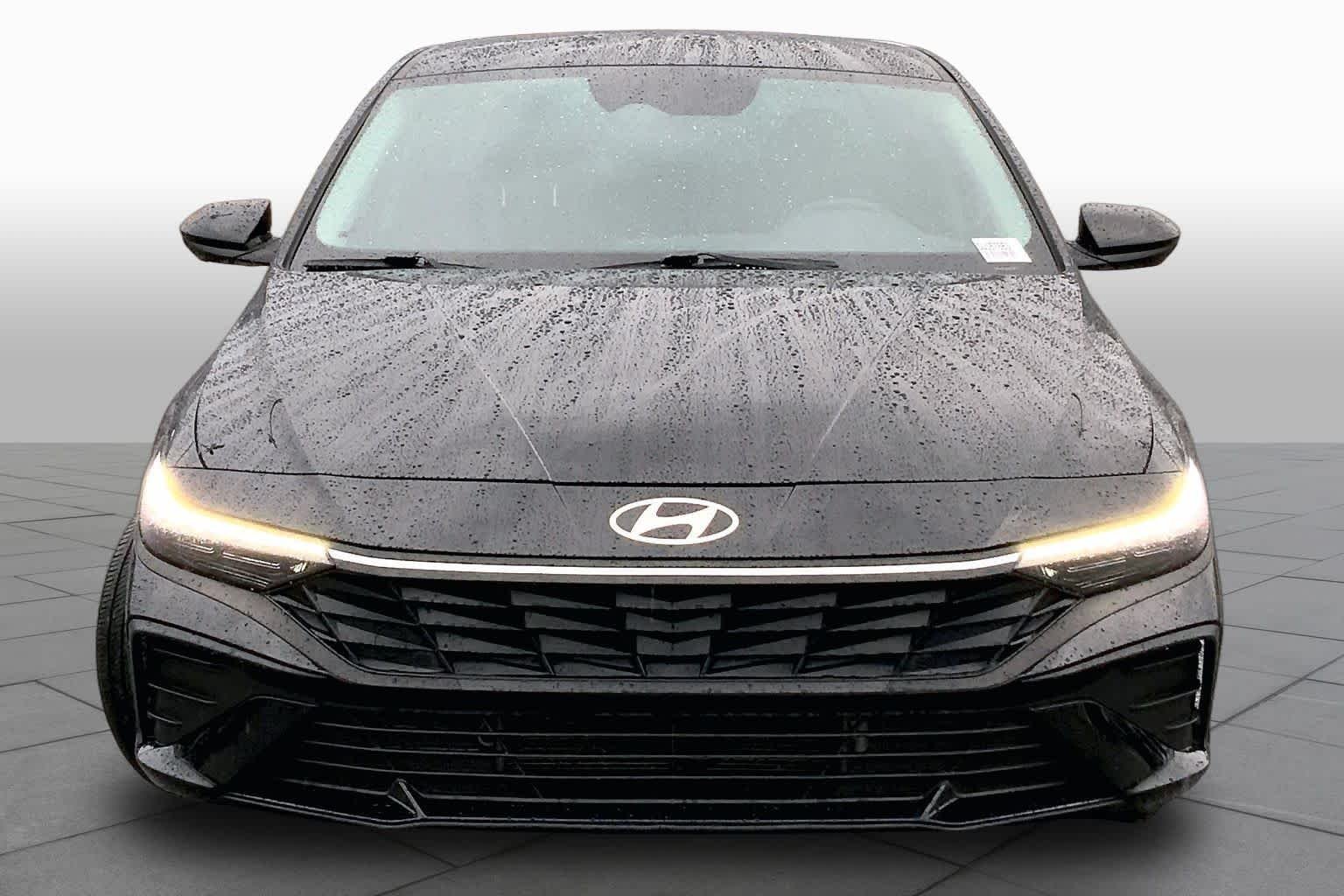 Used 2025 Abyss Black Hyundai Blue image 7