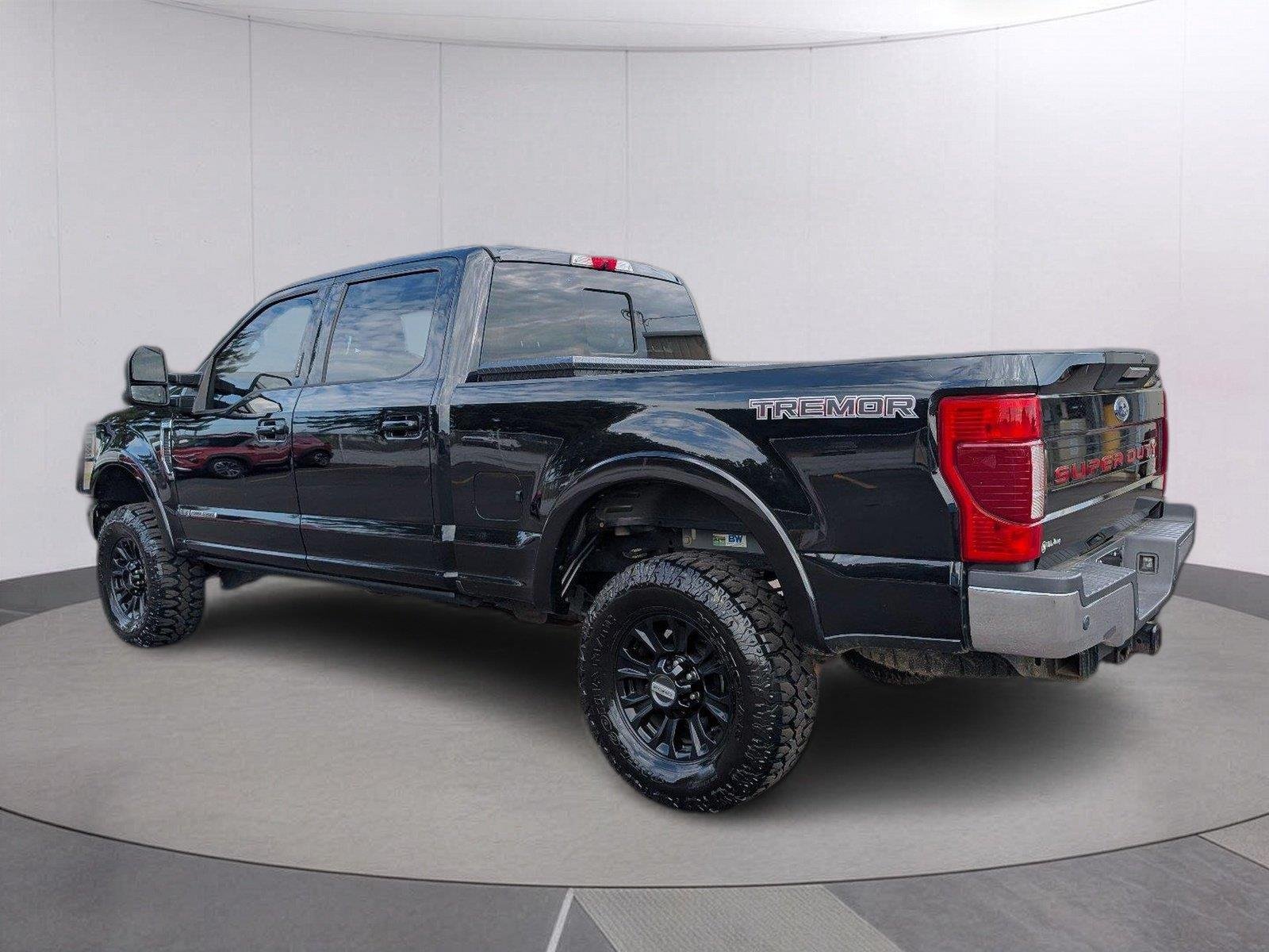 Used 2020 Agate Black Ford Lariat image 5