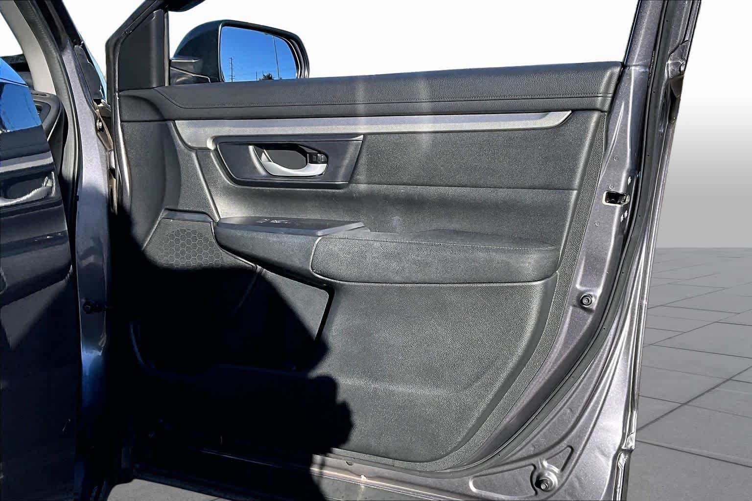 Used 2018 Modern Steel Metallic Honda LX image 22