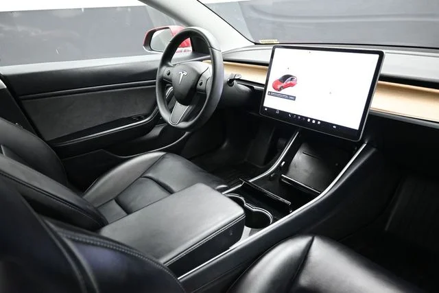Used 2019 Red Tesla Long Range image 12