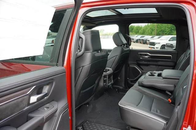 New 2026 Molten Red Pearl-Coat Exterior Paint RAM Laramie image 13
