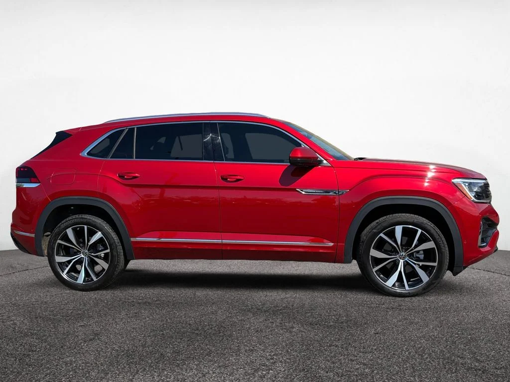 Used 2024  Volkswagen 2.0T SEL Premium R-Line image 6