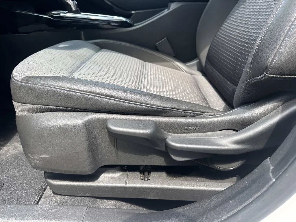 Used 2025 White Chevrolet LT image 21