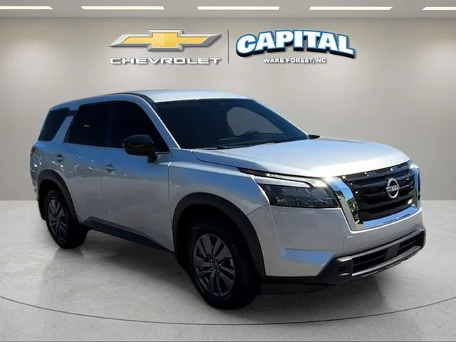 Used 2025 Silver Nissan S image 7