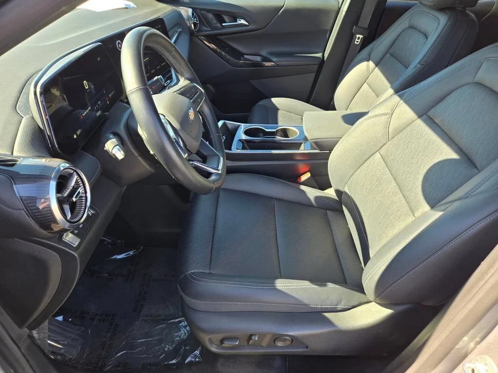 Used 2025 Sterling Gray Metallic Chevrolet LT image 10