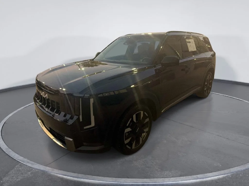 Used 2027 Black Kia S image 3