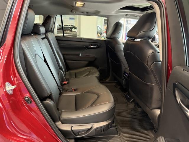Certified Used 2025 RUBY FLARE PEARL* Toyota  image 45