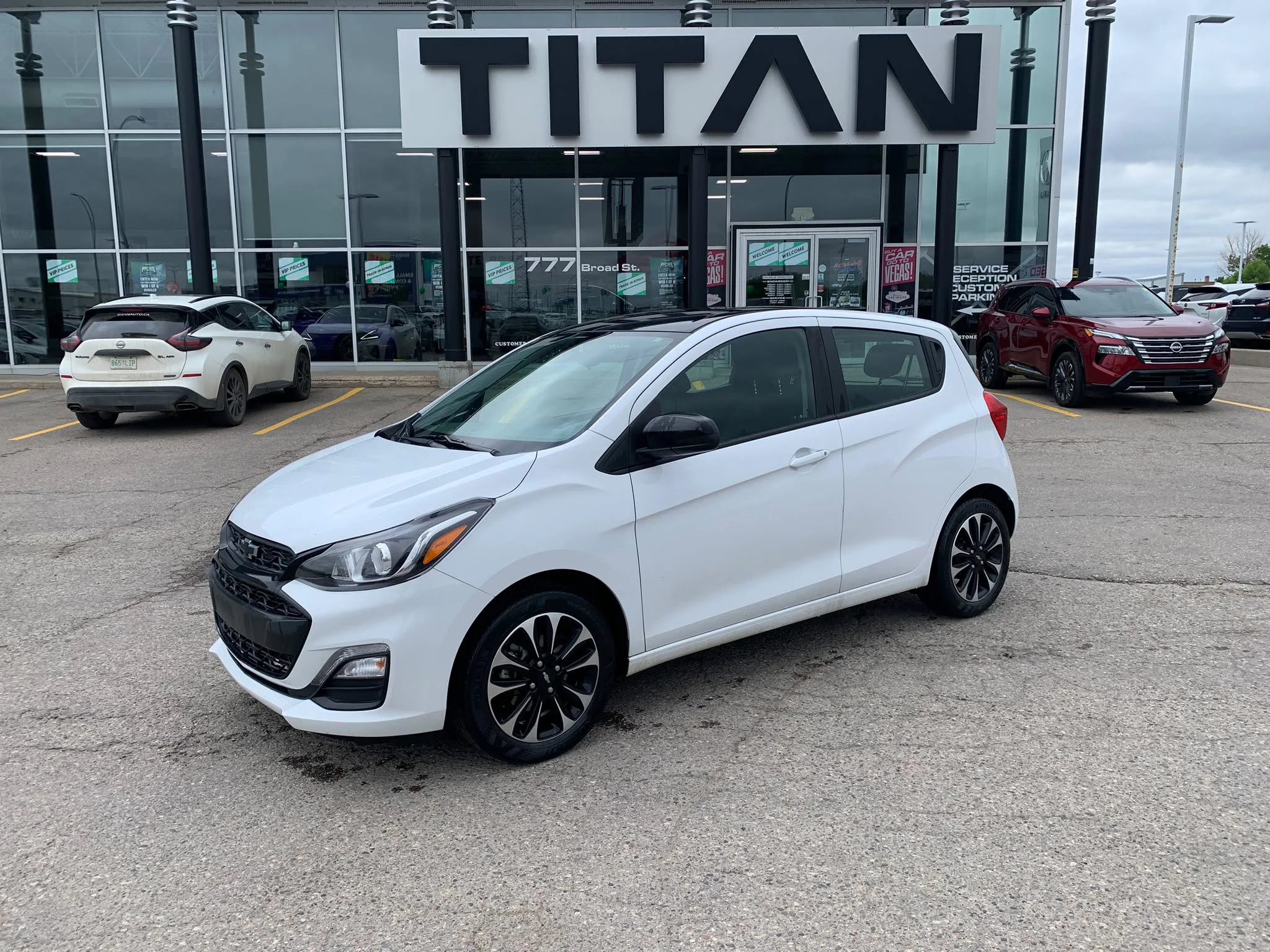 Certified Used 2022 White Chevrolet 1LT image 2