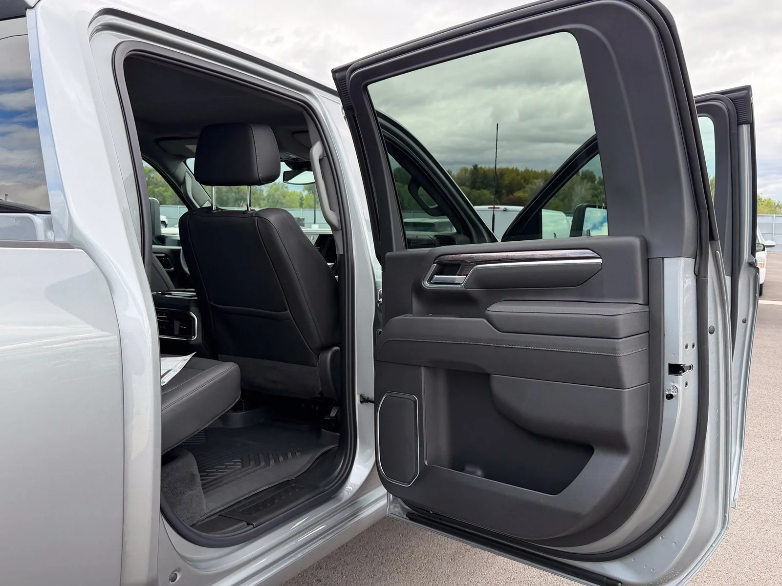 2026 Chevrolet Silverado 2500 HD LTZ - Photo 34