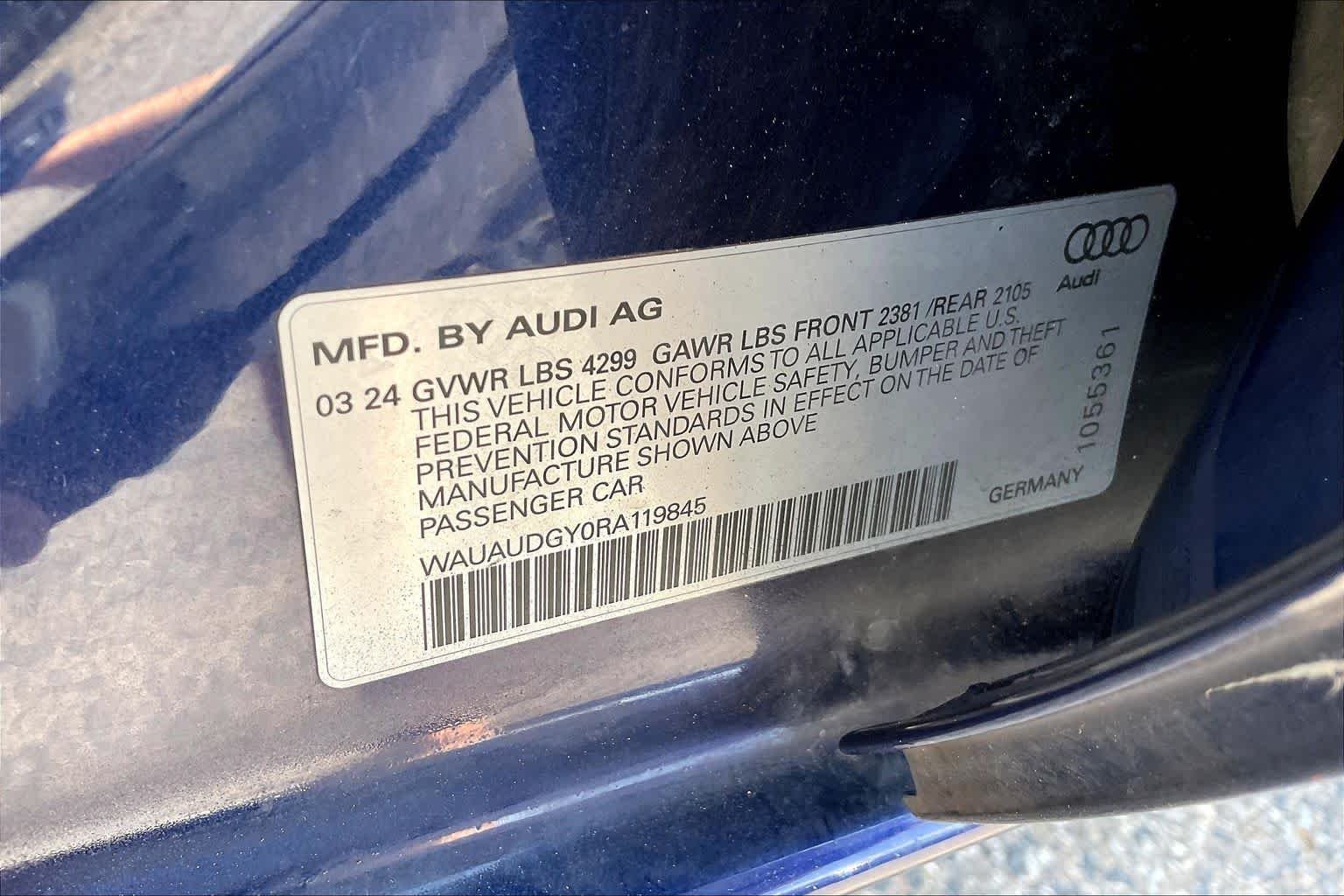 Used 2024 Navarra Blue Metallic Audi Premium image 32
