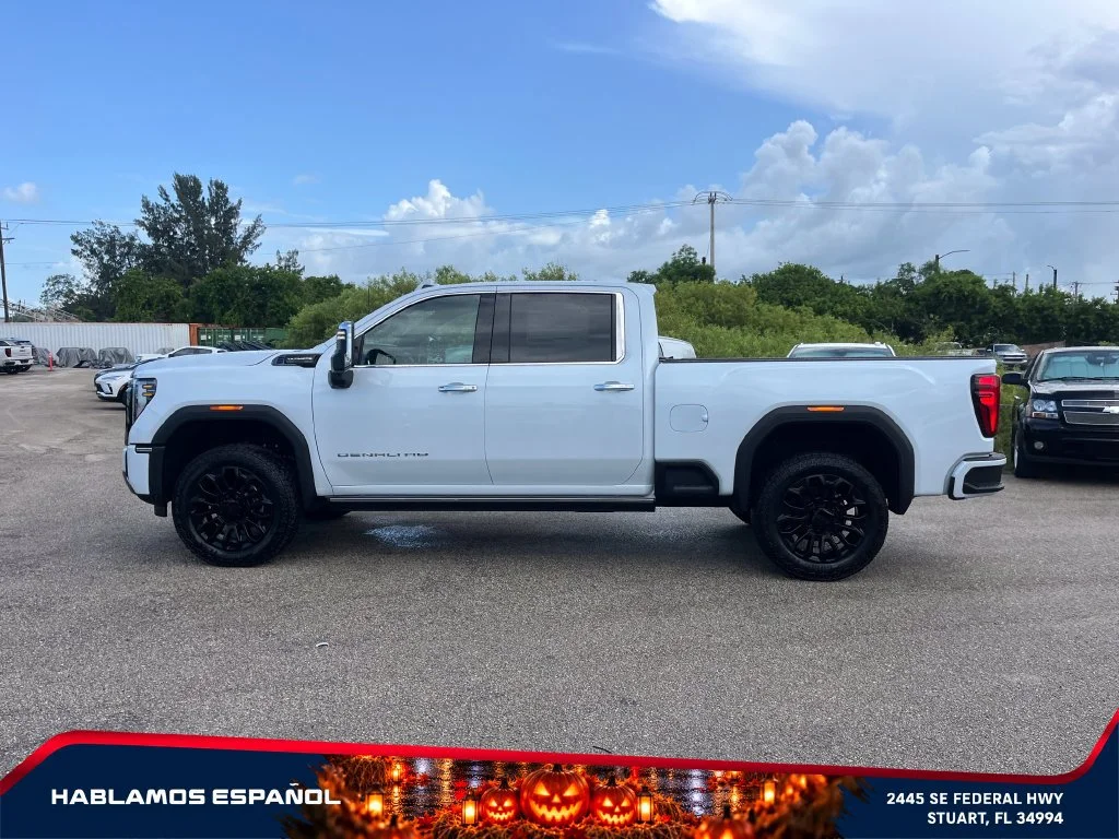 New 2026 Glacier White Tricoat GMC Denali Ultimate image 4