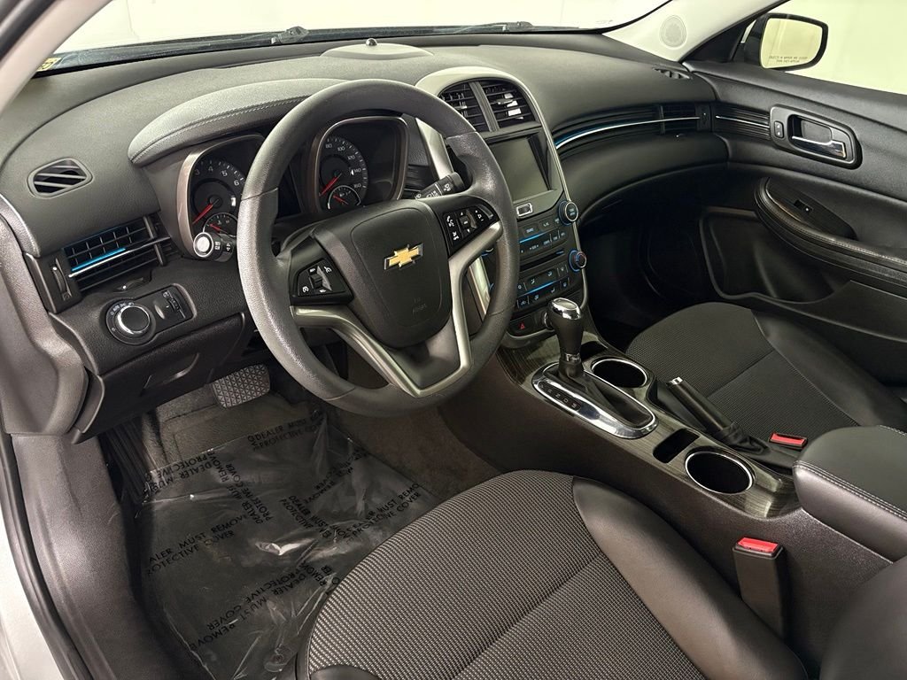 Used 2015 Silver Chevrolet LT image 19